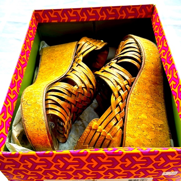 Tory Burch, Women's Brown Woven Sandals size 8 good condition - Picture 11 of 12